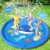 Peradix Tapis Enfant De Jet D'eau 170CM PVC Tapis De Pulvérisation D'éclaboussure D'eau Piscine De Jeux Natte Et Avec Jet Fontaine Pour Enfant,Splash Sprinkle Play Pad Mat Garçons Et Filles (Bleu) 1 Peradix Tapis Enfant De Jet D'eau 170CM PVC Tapis De Pulvérisation D'éclaboussure D'eau Piscine De Jeux Natte Et Avec Jet Fontaine Pour Enfant,Splash Sprinkle Play Pad Mat Garçons Et Filles (Bleu) -Trait Piscine Soldes Magasin 39449880 1